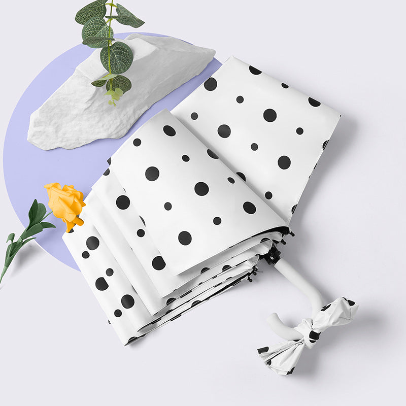 Dame sammenleggbart paraply med elegant hjerte-design Skanto