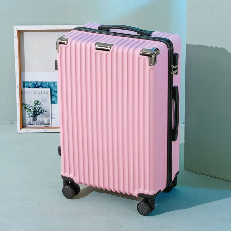 Hardshel suitcase with robust wheel system Skanto