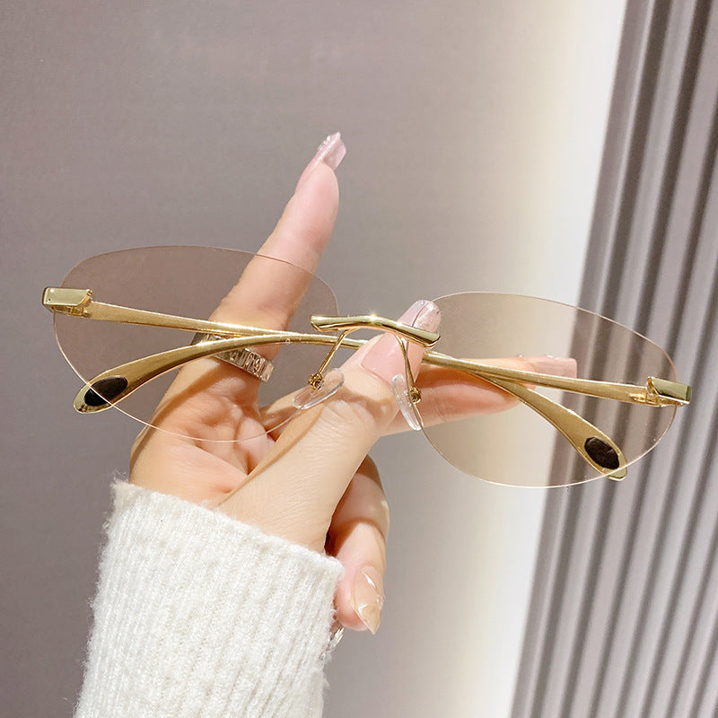 Dame Cat-Eye solbriller med unikt design Skanto