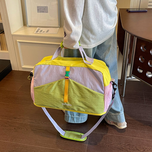 Sporty bæreveske med moderne design og flere rom Skanto