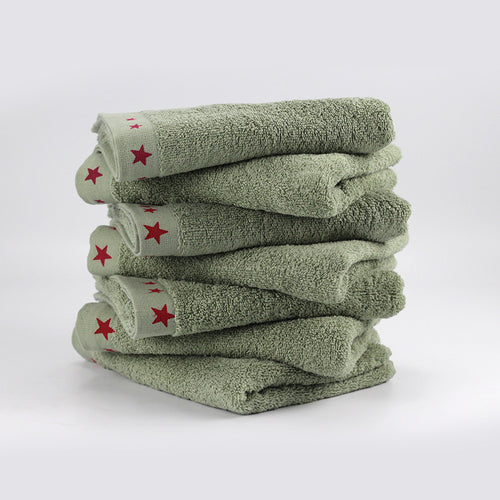 Care towel with soft surface and decorative star detail Skanto