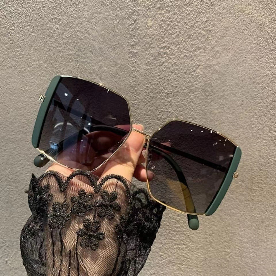 Dame trendy firkantet solbrille Skanto