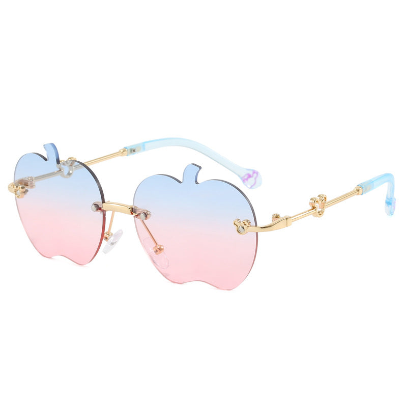 Dame solbrille i unikt epledesign Skanto