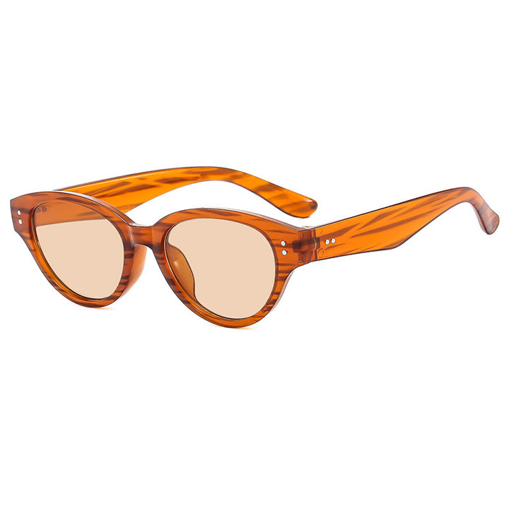 Dame Cat-Eye solbriller i elegant design med bred ramme Skanto