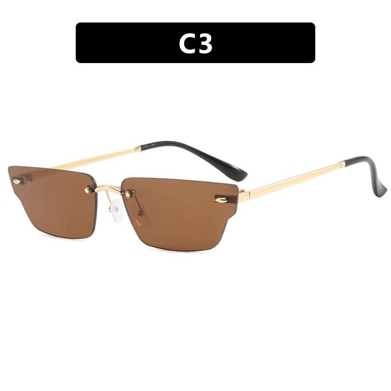 Dame geometrisk solbrille med filigranramme og transparente glass Skanto