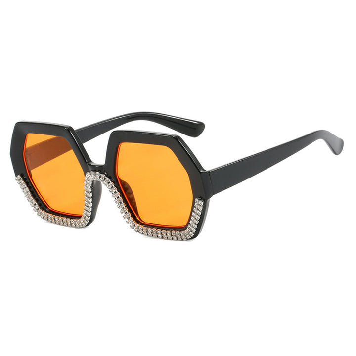 Dame extravagant solbrille med sekstitkantet ramme og strassbelagte aksenter Skanto