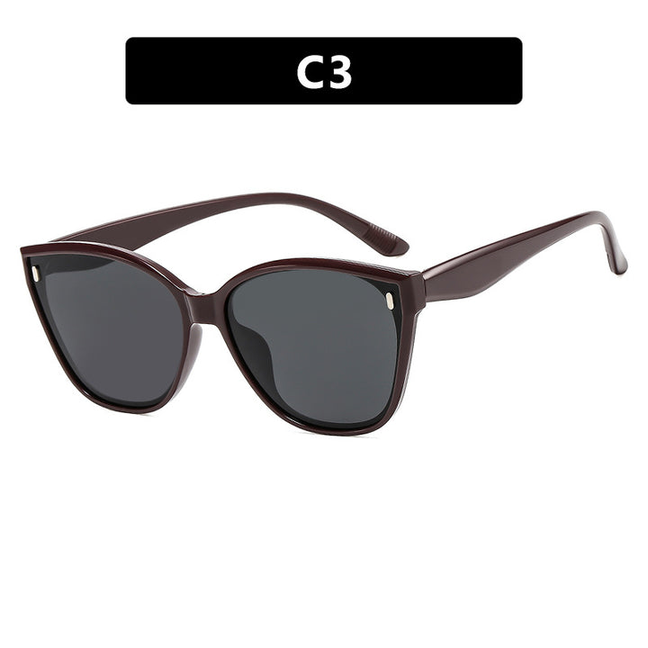Dame Cat-Eye solbriller med beskyttende UV-filter og stilfull ramme Skanto