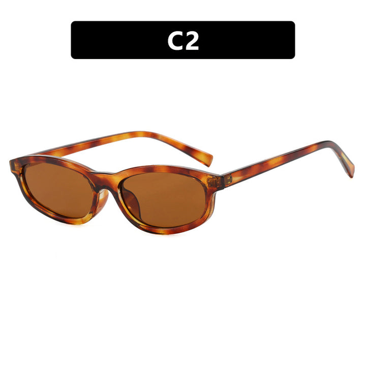 Dame moteriktig solbrille med elegant design Skanto