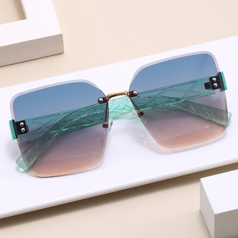 Damer oversized kvadratisk solbrille med moderne dekor Skanto