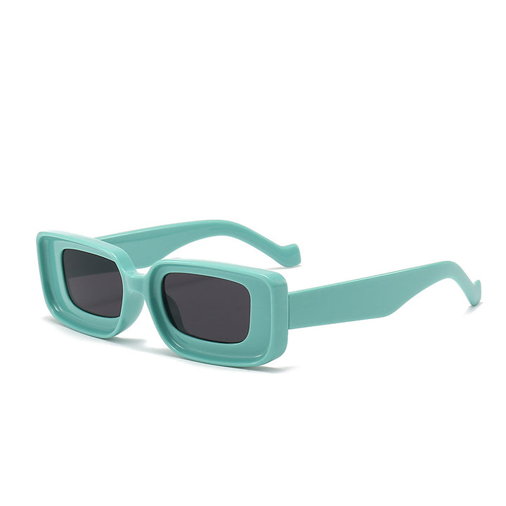 Dame moteriktig firkantet solbrille med innovativt design Skanto