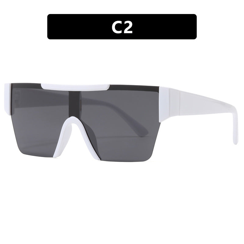 Dame futuristisk sportssolbrille med UV-beskyttelse og bred glassflate Skanto