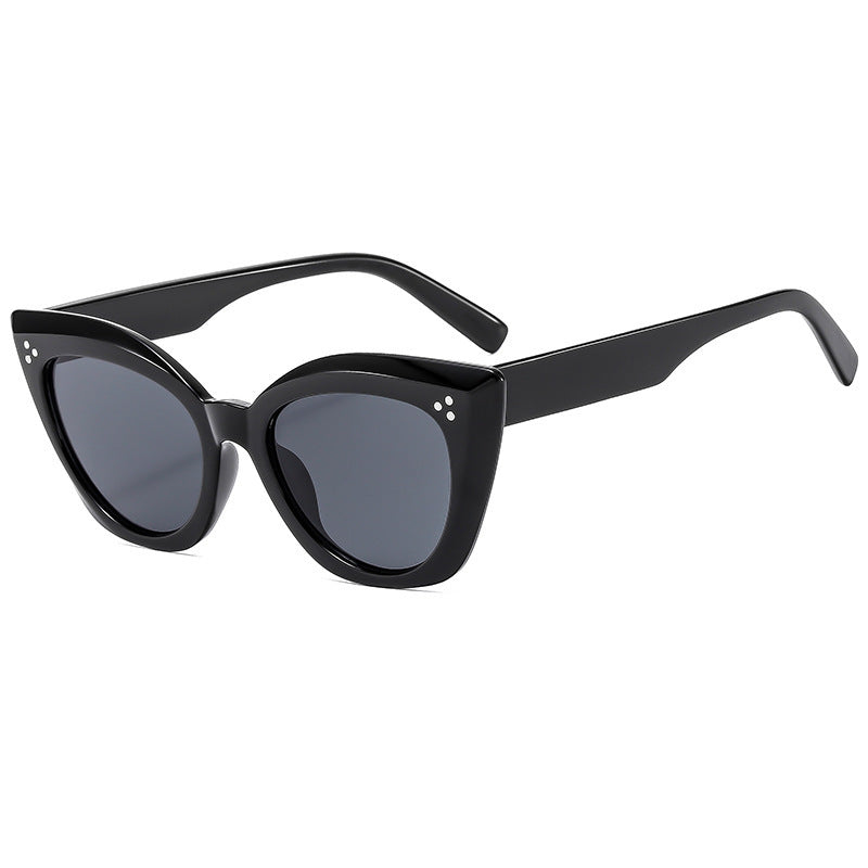 Dame Cat-Eye solbriller med luksuriøse detaljer Skanto
