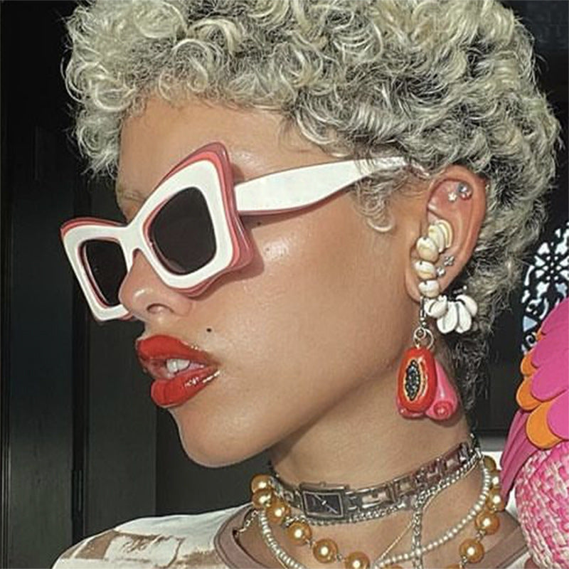 Dame oversized solbrille i ekstravagant design Skanto