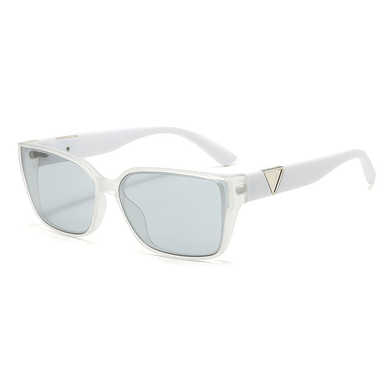 Dame Oversized kvadratisk solbrille med elegante detaljer Skanto