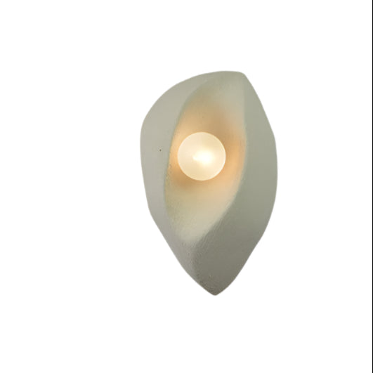 Skanto | Vegglampe laget av polystyren i Wabi-Sabi stil