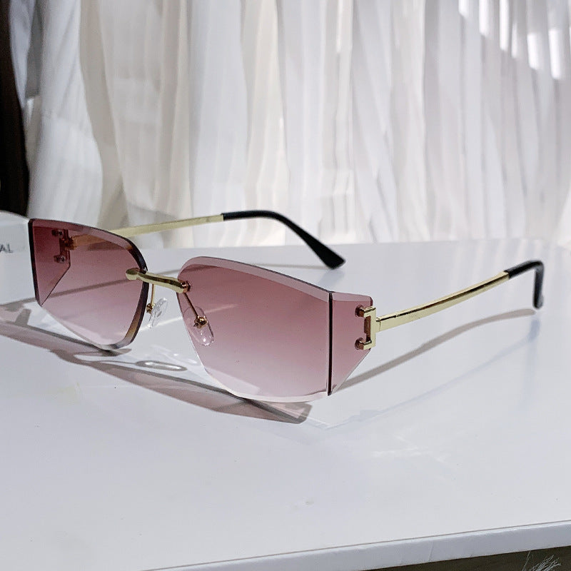 Dame elegant solbrille med høyverdig geometrisk design Skanto