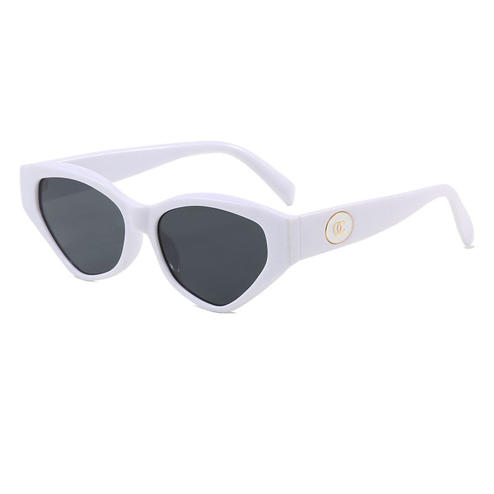 Dame trendy solbriller i elegant design Skanto