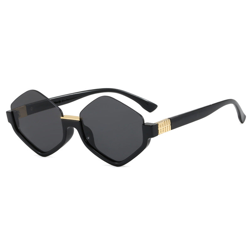 Dame moteriktig solbrille med trendy sekskantet ramme og beskyttende linser Skanto