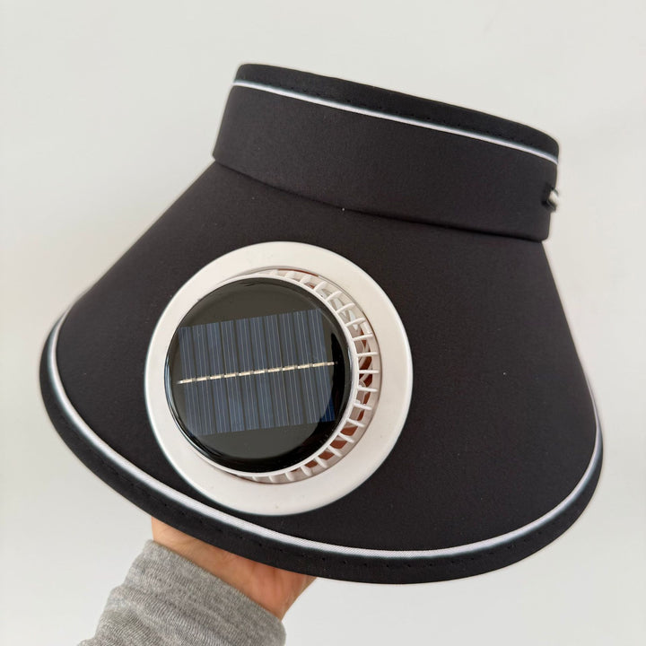 Lett sammenleggbar solskjerm med integrert solarmodul og stille vifte Skanto