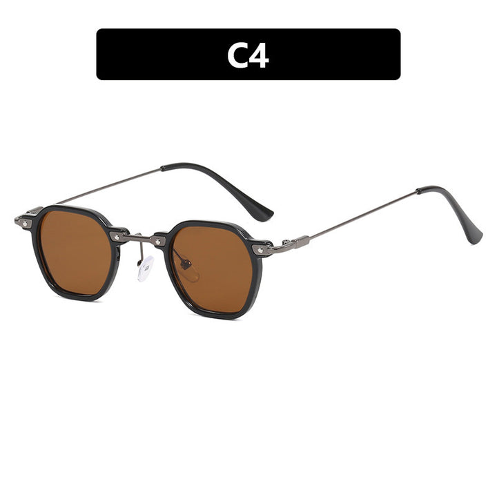 Dame moteriktig solbrille i elegant design med sekskantet ramme Skanto