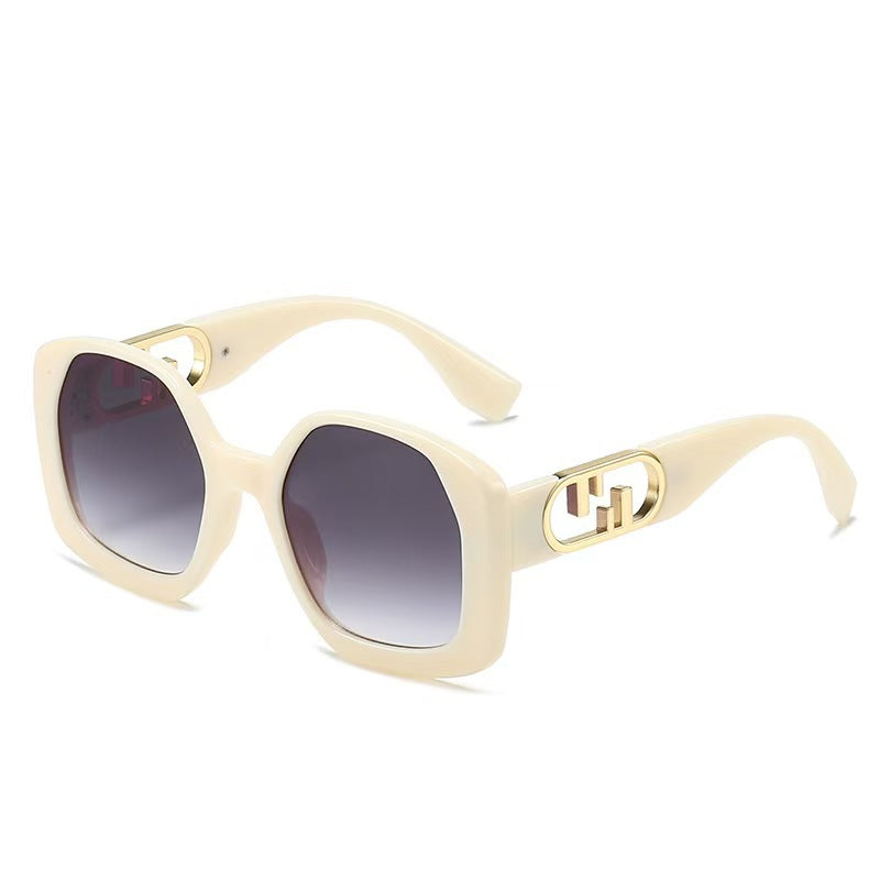 Dame oversized solbriller med ekstravagant geometrisk ramme og elegante detaljer Skanto