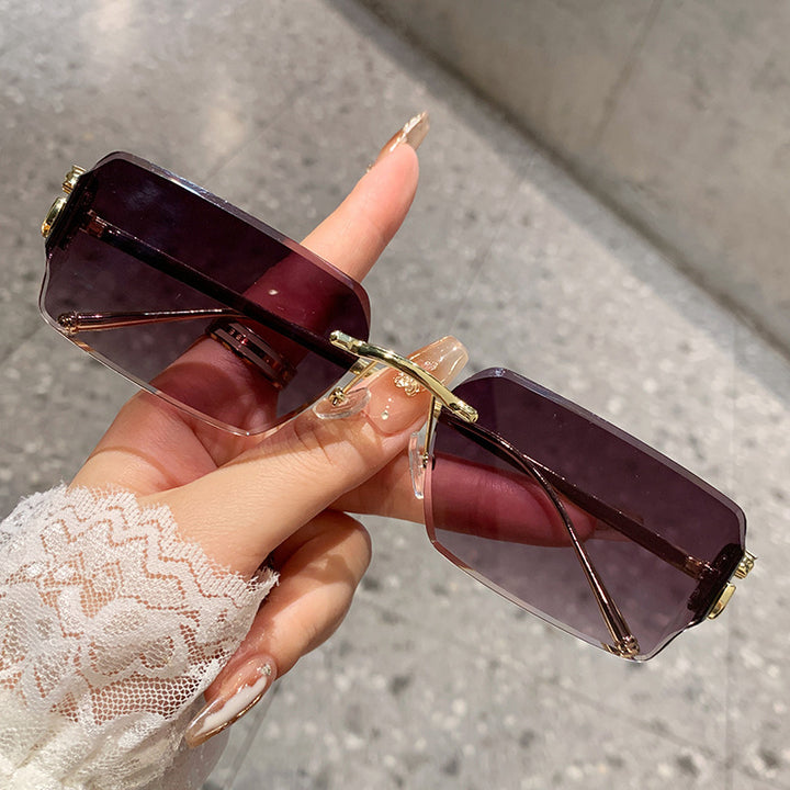 Dame oversized solbrille med høykvalitets metallramme og polariserte linser Skanto