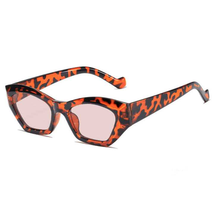 Dame moteriktig solbrille i ekstravagant leopardmønster Skanto