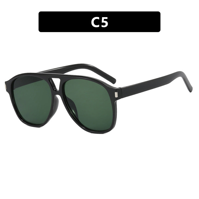 Damer solbrille i trendy skilpadde-design Skanto