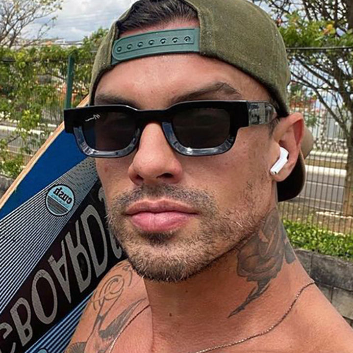Dame moteriktig solbrille i elegant, kantet design Skanto