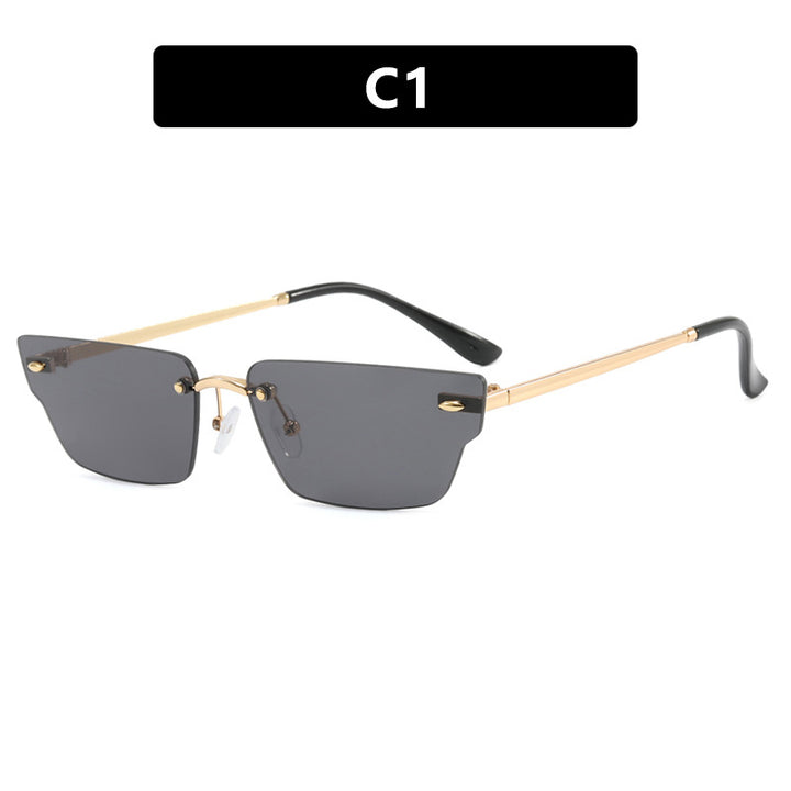 Dame geometrisk solbrille med filigranramme og transparente glass Skanto