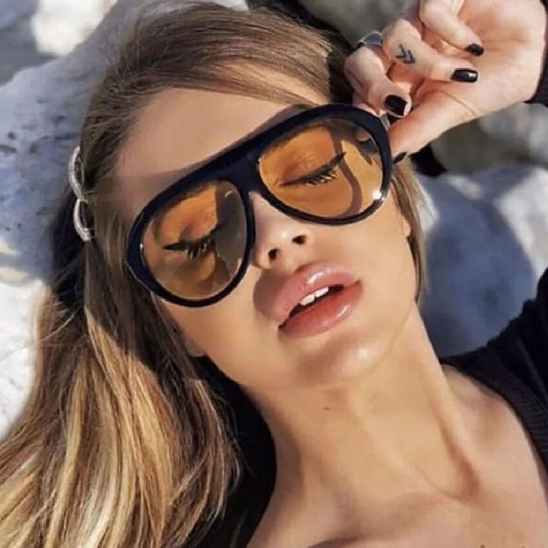 Damer oversized solbriller med stilfull design og beskyttende UV-filter Skanto