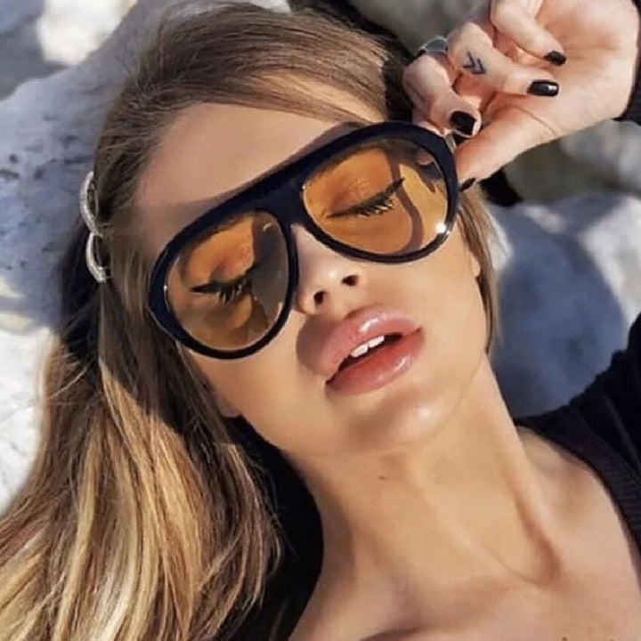 Damer oversized solbriller med stilfull design og beskyttende UV-filter Skanto
