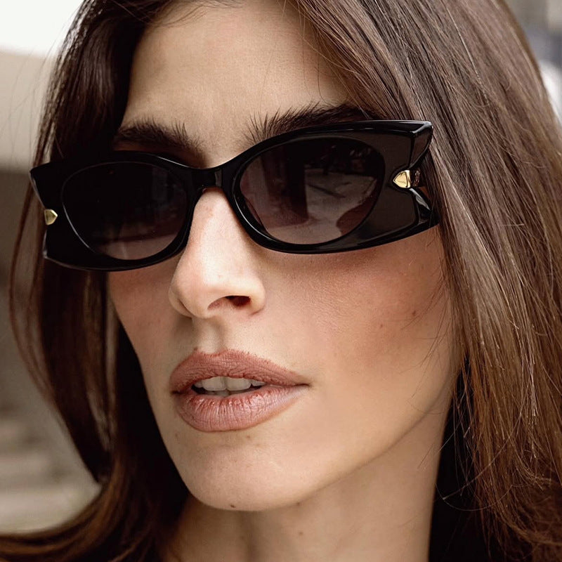 Dame Cat-Eye Solbrille med stilfull metalldetalj og UV-beskyttelse Skanto