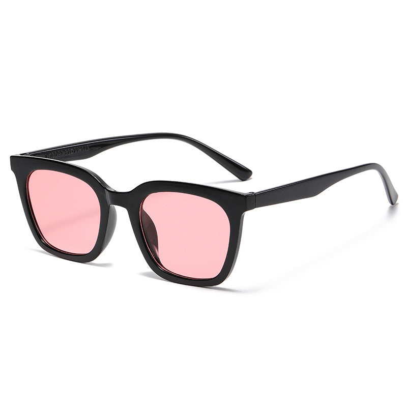 Dame moteriktig solbrille med kraftig dyremotiv Skanto