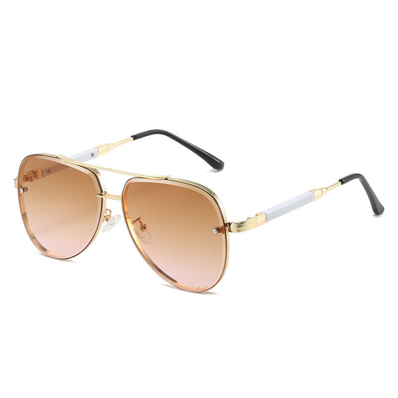 Dame Aviator solbriller med stilfull gradientbeskyttelse Skanto
