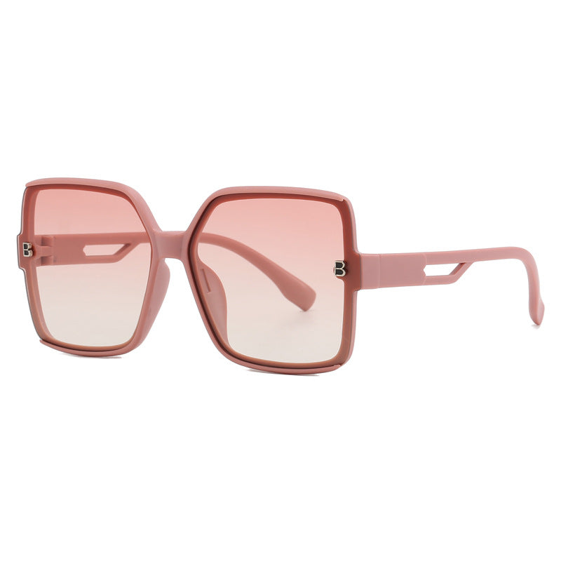 Dame moteriktig oversized solbrille med ekstravagante aksenter Skanto