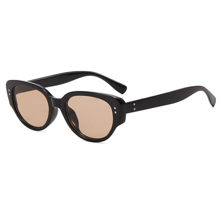 Dame moteriktig solbrille med markant design Skanto