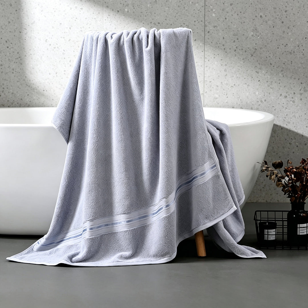 Høyverdig frottéhåndkle med elegant stripe detalj Skanto