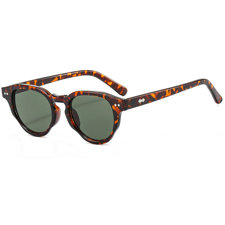 Dame modische solbrille med oval ramme og grønt glass Skanto