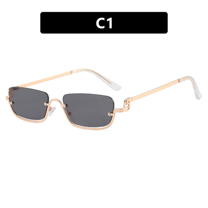 Dame firkantet solbrille med elegant metallramme Skanto