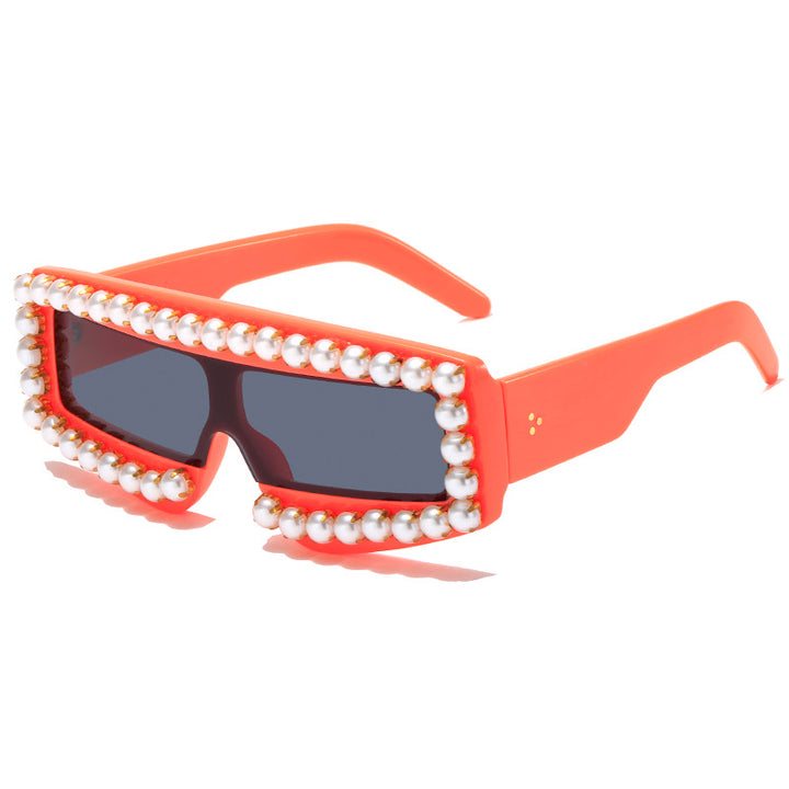 Dame moteriktig solbrille med perle-applikasjoner Skanto