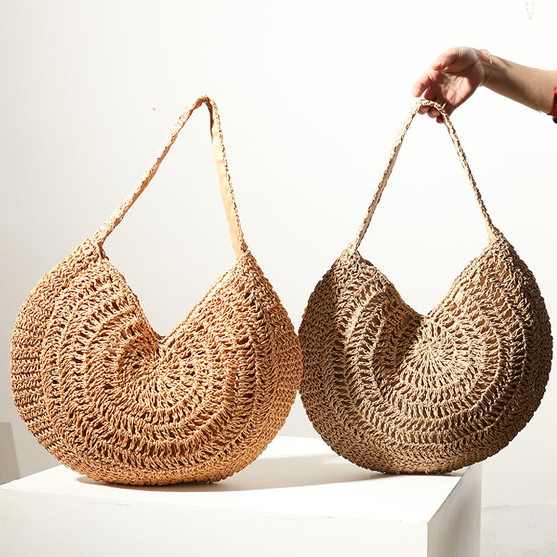 Heklet strandveske i kunstnerisk spiraldesign Skanto