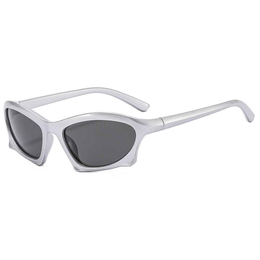 Dame sporty solbriller i trendy design Skanto