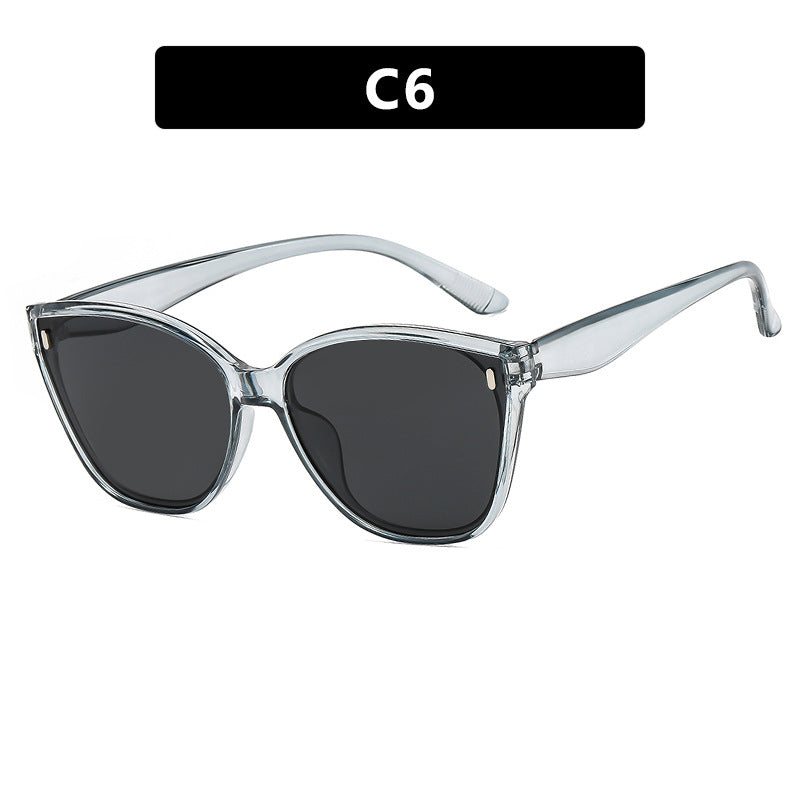 Dame Cat-Eye solbriller med beskyttende UV-filter og stilfull ramme Skanto