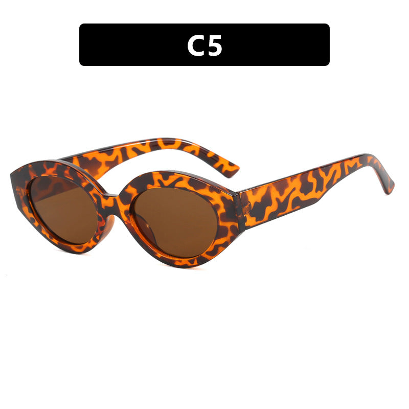 Dame kreativ solbrille i elegant retro-stil Skanto