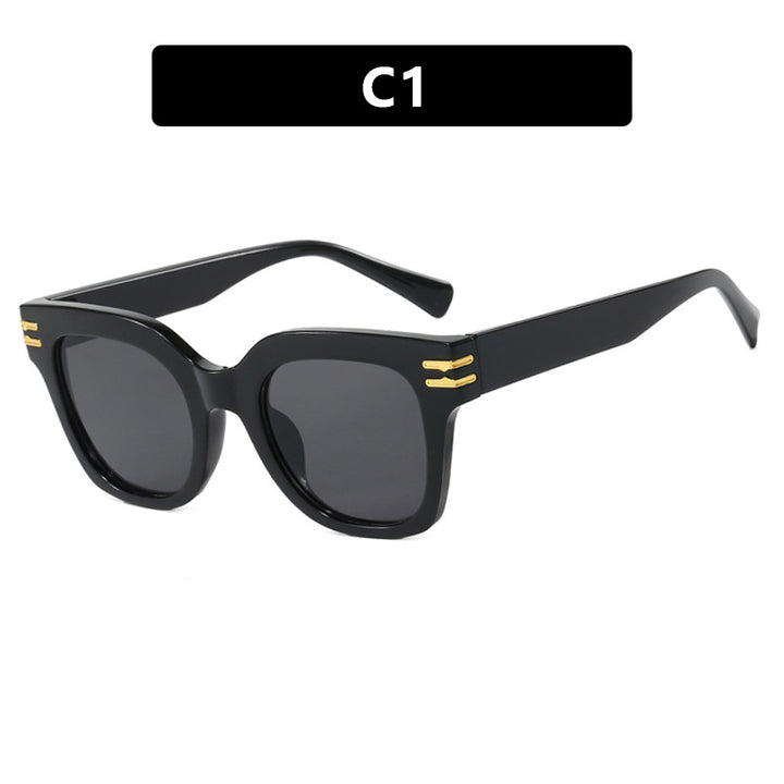 Dame moteriktig solbrille med elegante aksenter Skanto