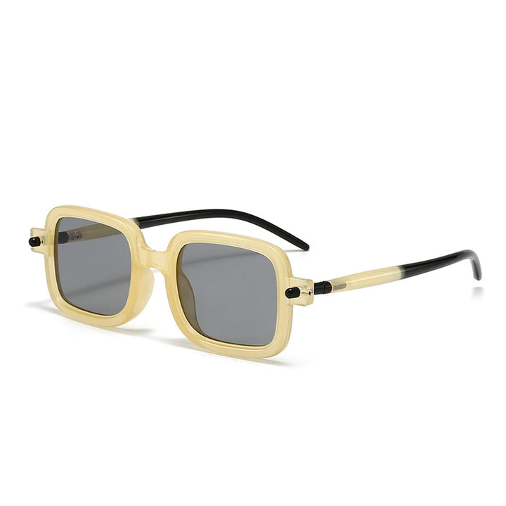 Dame moteriktig kvadratisk brille med stilige detaljer Skanto