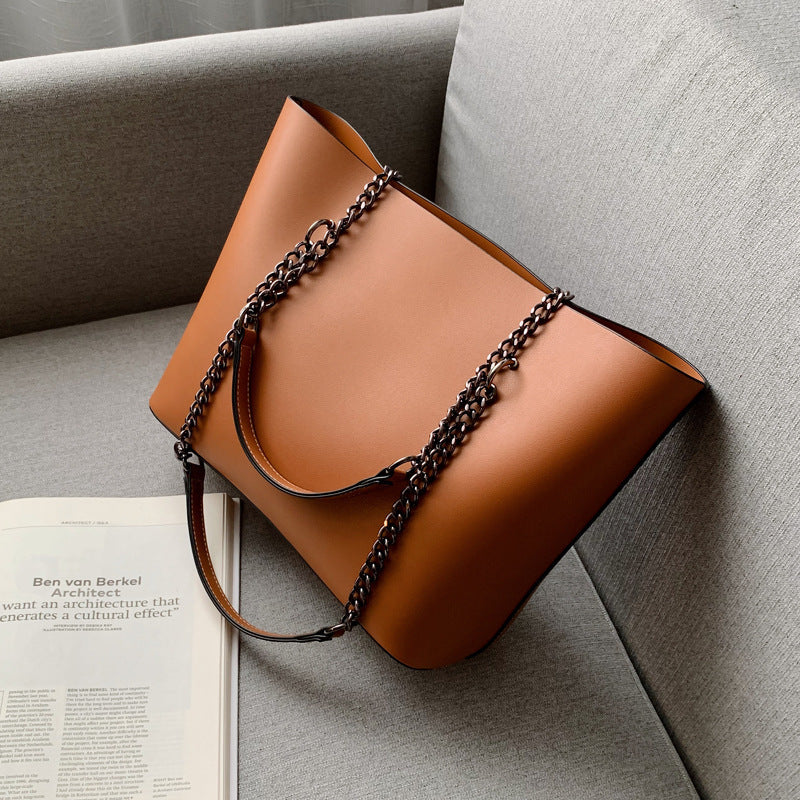 Elegant skulderveske i minimalistisk design Skanto