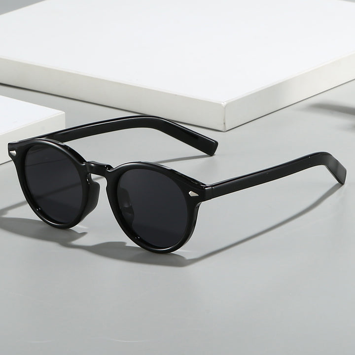 Dame trendy solbriller med transparent ramme og gule glass Skanto