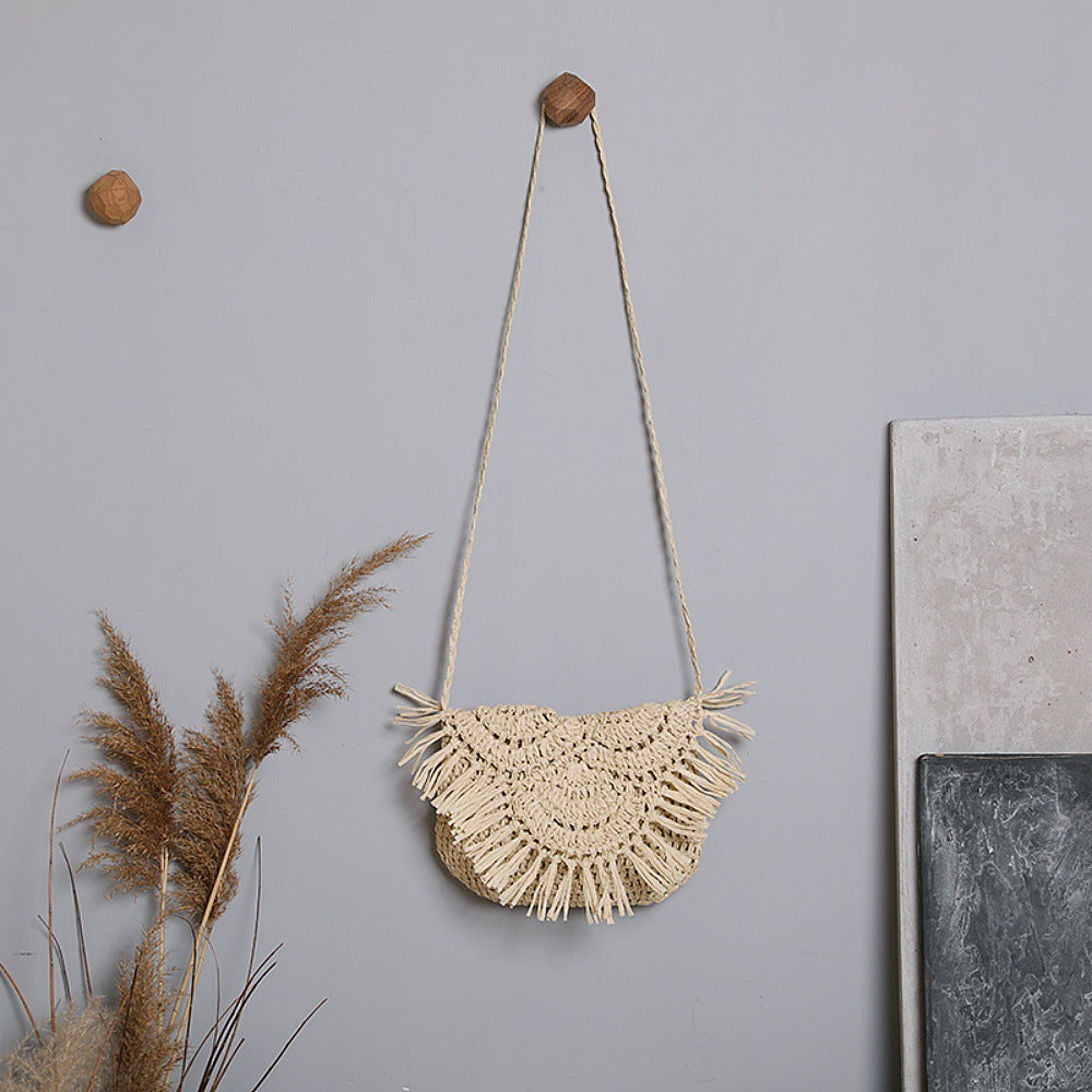 Boho-skulderveske laget av håndlaget naturmateriale Skanto
